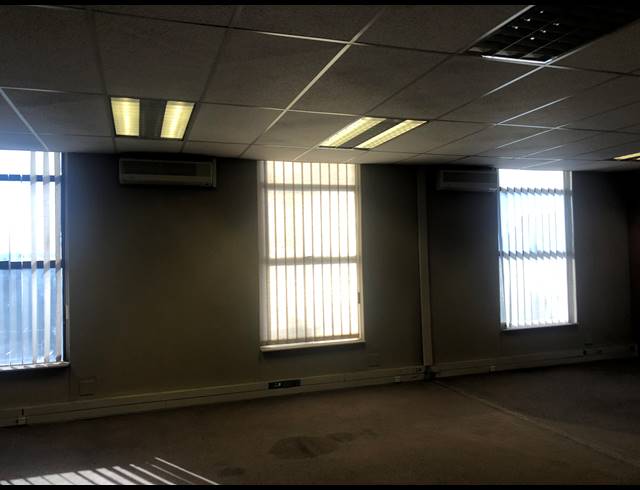 295M² OFFICE TO LET IN CRAIGHALL